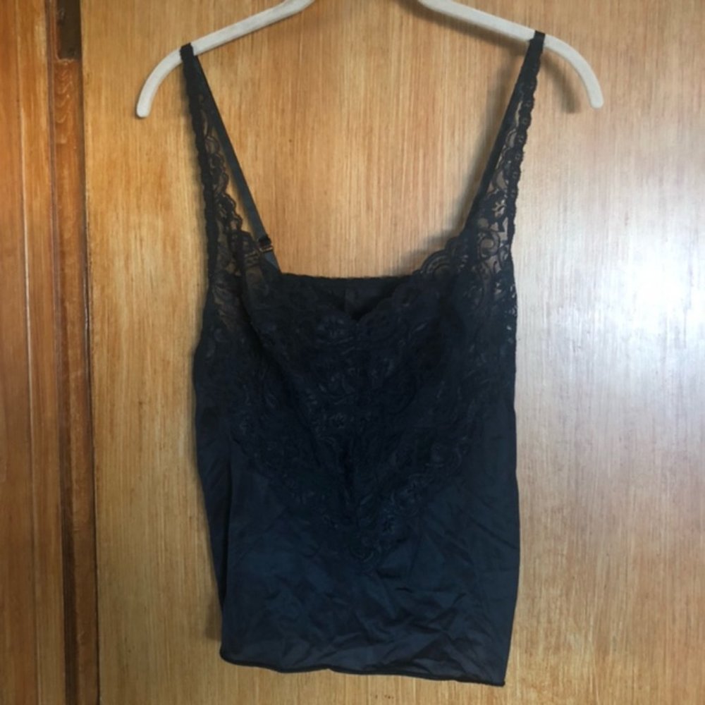 Black lace camisole Size 36 Warner's